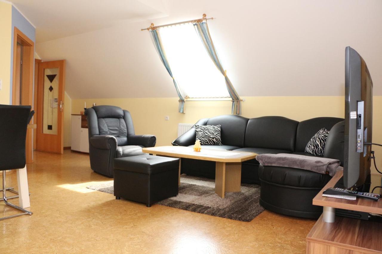 Ferienwohnung Moni Geiseldorf Exterior photo